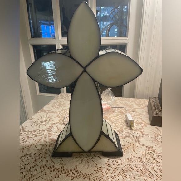 Beautiful Tiffany Lamp Christmas Christian Religious Stained Glass Holy Cross - Picture 13 of 16